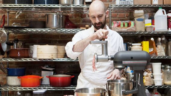Не стоит пытаться самостоятельно заточить нож мясорубки
