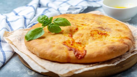 Вкуснейшие лепешки с пикантной начинкой