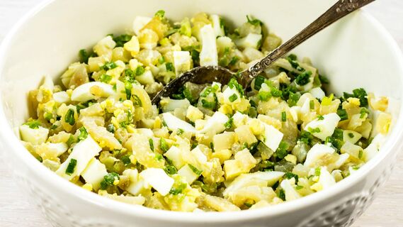 Быстрый рецепт салата с кальмаром