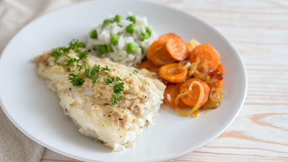 Как приготовить треску с овощами