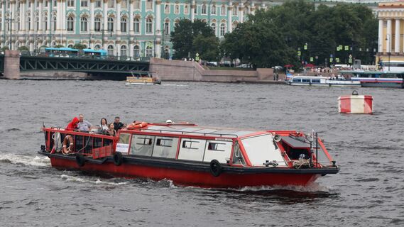 Лучшие водные экскурсии в Петербурге: выбираем маршрут по душе