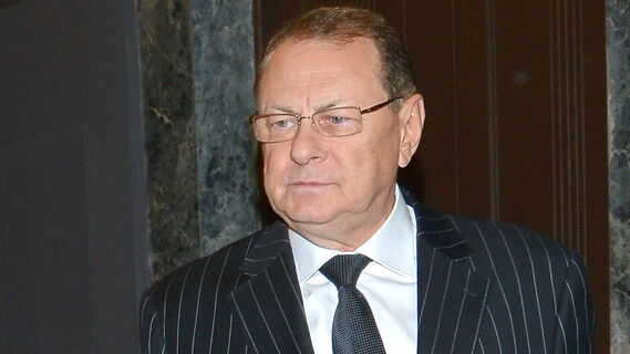 Кормят и лечат бесплатно: Варшавер рассказал, как заботится об артистах