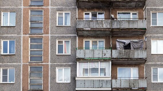 Почему в ванных устанавливали окна