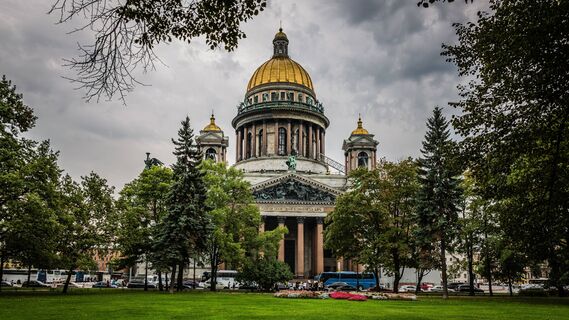 Хватит бродить по Невскому проспекту: сверните с главной улицы Петербурга и окажитесь в волшебных двориках