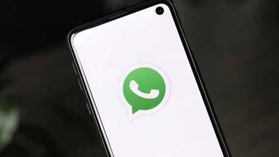Какую функцию отключить в WhatsApp, чтобы избавиться от мошенников 