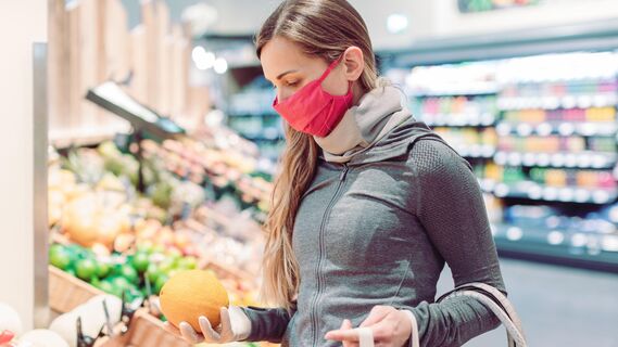 Какие продукты продают просроченными