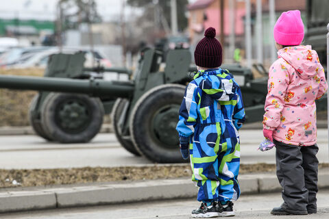 Дети наряду со взрослыми приближали Победу