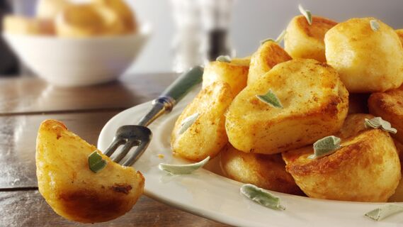 Запеченный картофель с аппетитной корочкой