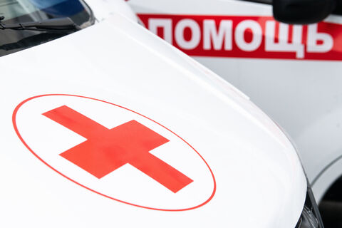 Жительница Петербурга трагически погибла, поскользнувшись на входе в метро: видео