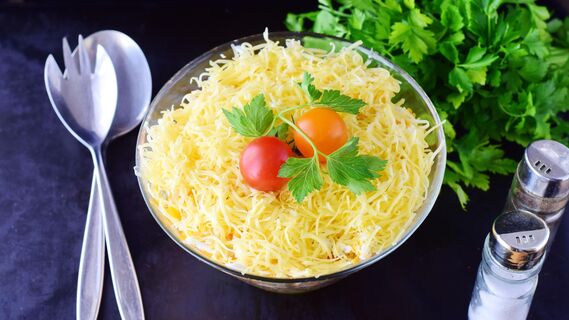 Салат с куриной печенью и грибами