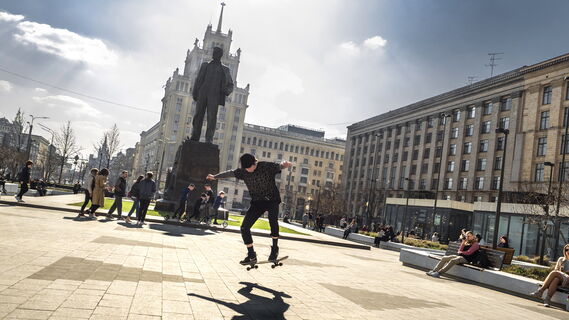 Москва, весна, малооблачно