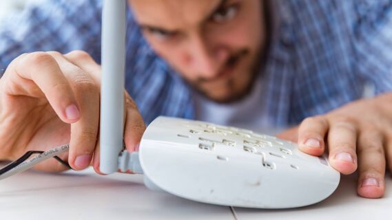 Антенну на Wi-Fi роутере стоит оставить на своем месте