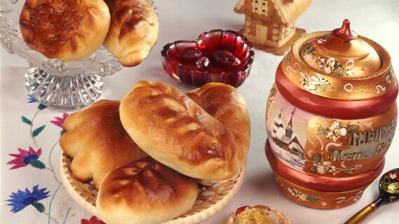Пирожки иногда пекут с неожиданными начинками