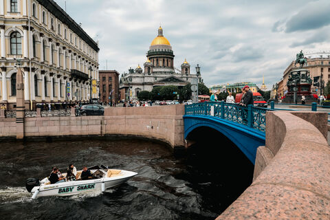 Какие неофициальные названия города «прижились» в Петербурге: часть первая