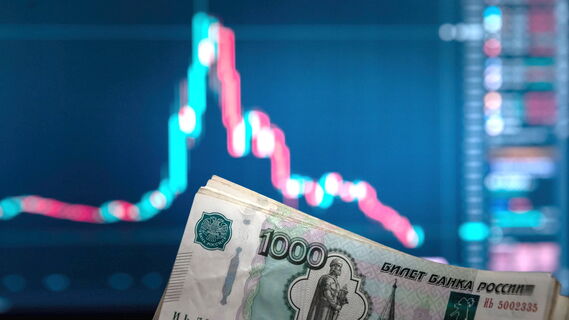 Эксперт рассказал, почему укрепляется рубль
