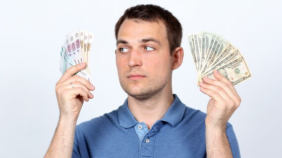 Рубль против доллара - кто кого?