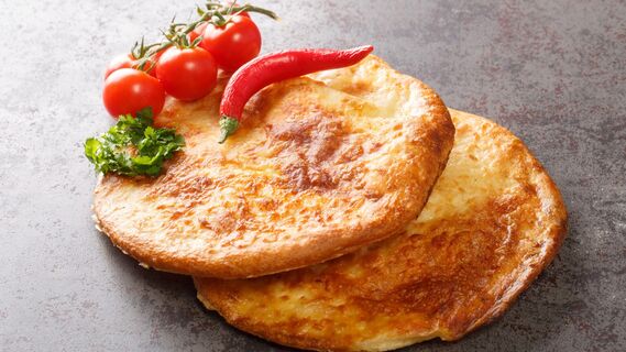 Ароматное и сытное хачапури можно приготовить очень быстро