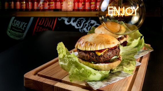 Где поесть вкусные бургеры в Петербурге: четыре популярные заведения города
