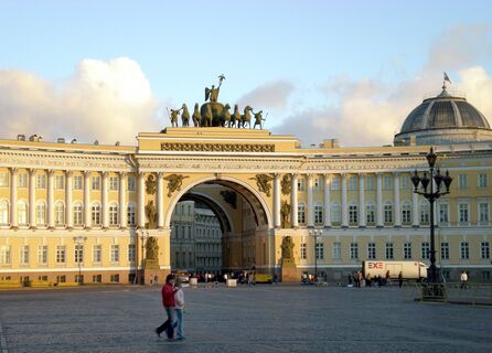 Куда пойти гулять в Петербурге на Новый год: лучшие места для праздничной атмосферы