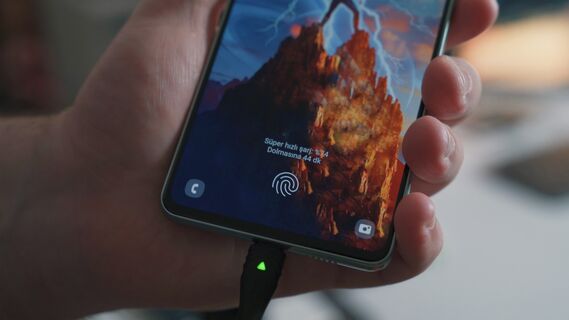 Как долго можно заряжать смартфон