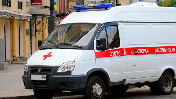 Младенец получил сотрясение мозга при падении коляски в петербургском автобусе