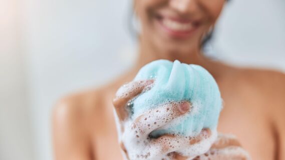 Эксперт рассказала, когда мочалку нужно менять на новую
