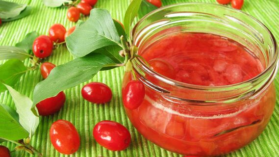 Эксперт поделился рецептом варенья из кизила
