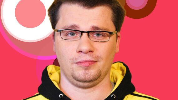 «Надеюсь, меня не уберут из эфира, как «Игру»: Харламов нежно поцеловал Бурунова