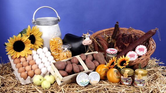 Яйца, молоко, картофель и другие повседневные продукты