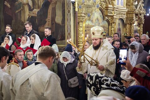 Церковь, служба, прихожане, священник 