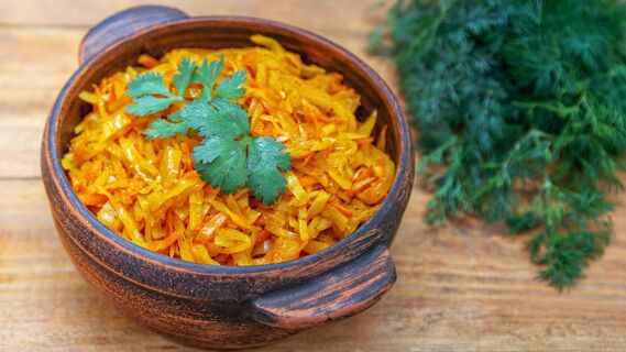 Одна щепотка изменит вкус тушеной капусты 