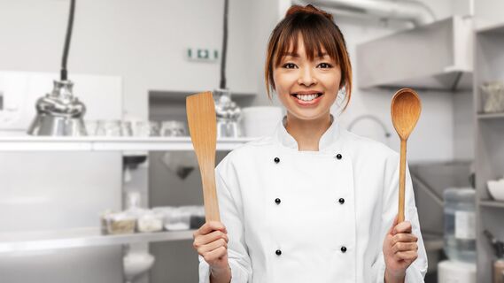 Как ухаживать за деревянными кухонными лопатками