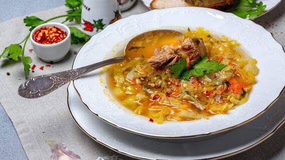 Легкий рецепт щей с пекинской капустой