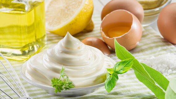 Без химии и консервантов: топ-3 рецепта вкуснейшего домашнего майонеза