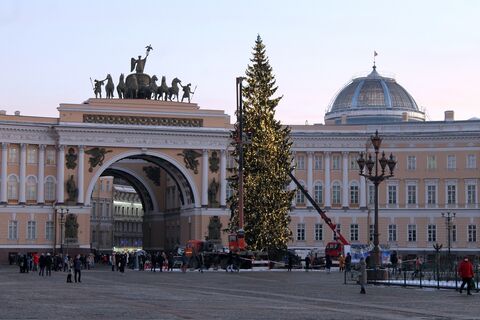 Санкт-Петербург, площадь, елка, люди