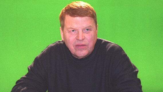 Михиал Кокшенов скрывал от жены дочь от первого брака