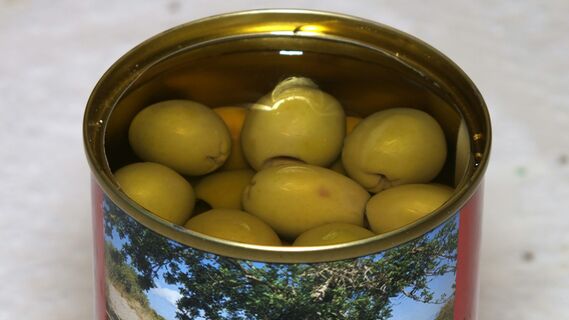 Рецепт пикантного соуса для мяса из оливок