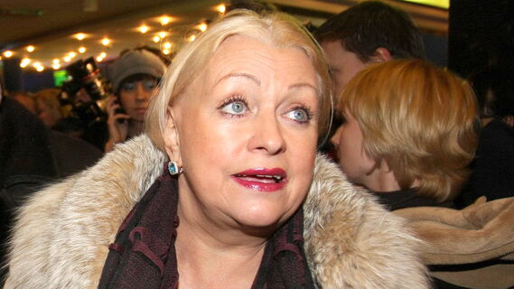 Вдова Николая Караченцова проговорилась, сколько на самом деле получает в театре