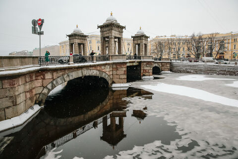 Мост, река