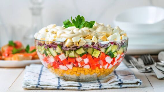 Вкусный салат для тех, кому надоели огурцы и помидоры