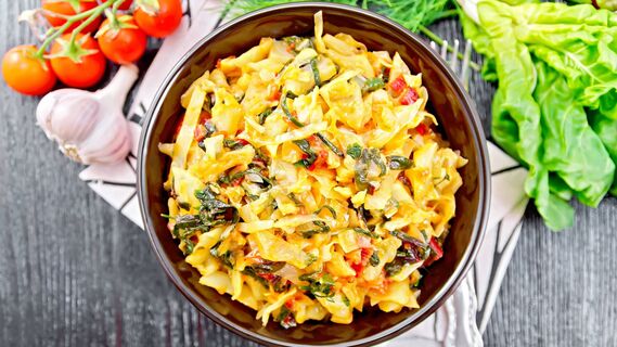 Что добавить в тушеную капусту для вкуса