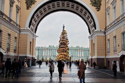 Петербург, люди в зимней одежде