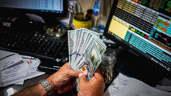 Курс доллара может измениться до конца года 