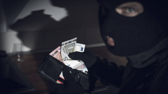 Магазин не всегда несет ответственность за вещи покупателей