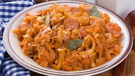 Как улучшить вкус тушеной капусты