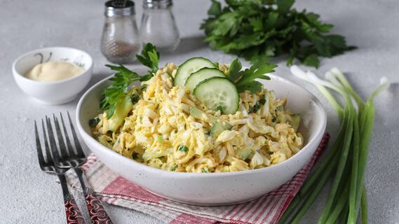 Простой и вкусный салат из пекинской капусты
