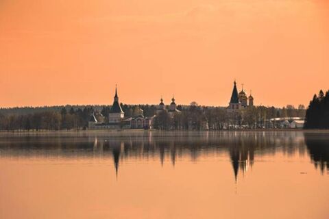 Легенды города, построенного в 1495 году: от озерного чудовища до самого звучного колокола – страшно интересно