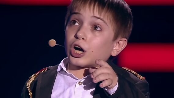 Вокал этого мальчика из «Голоса» вызывал бурю восторга: вот каким певец стал 6 лет спустя