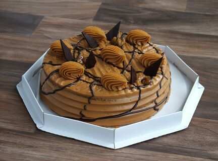 Кусочек, который чуть не стал последним: как рождественский десерт едва не сгубил пенсионера из Карелии