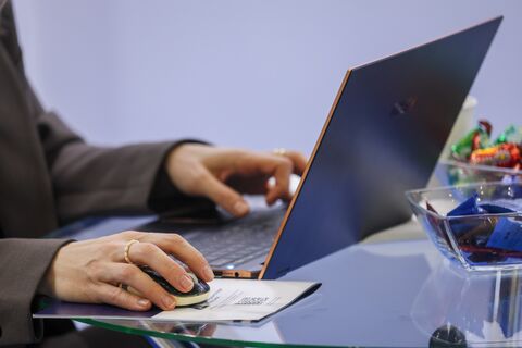 Сбои в электронном дневнике СПб: Смольный назвал точный адрес